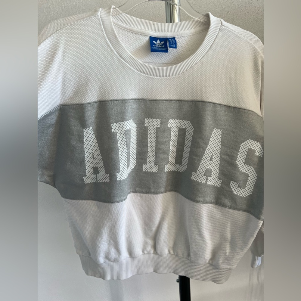 Vintage white and silver adidas crewneck size small/medium